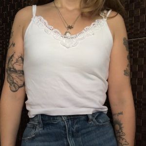 Vintage appliqué embroidered hem white cotton tank top